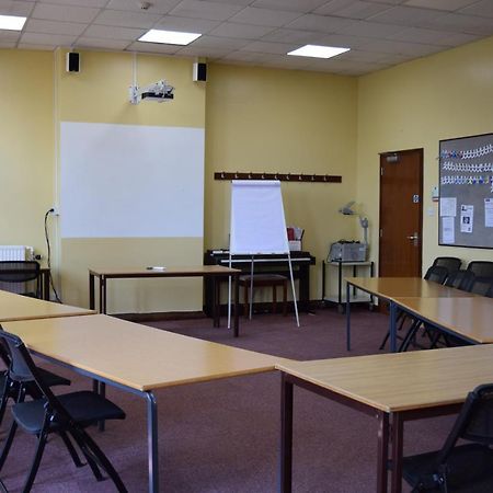 Ludlow Mascall Centre Экстерьер фото